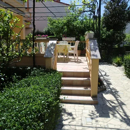 Guest house Sandra Rab Town