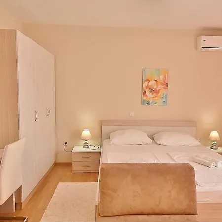 Sandra Guest house