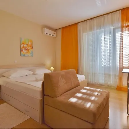 Guest house Sandra Rab Town