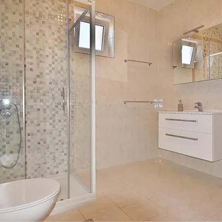 Guest house Sandra 3*