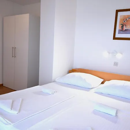 Πανσιόν Sandra