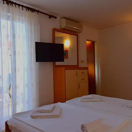 Sandra Πανσιόν 3*