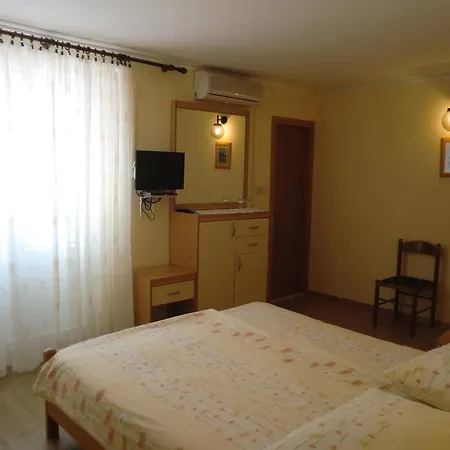 Guest house Sandra 3*