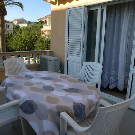Guest house Sandra Rab Town
