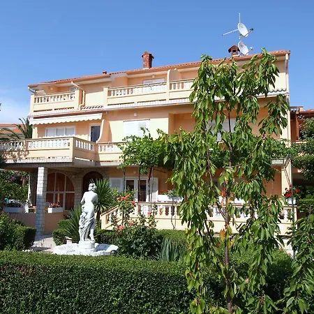 Sandra Guest house Rab Town