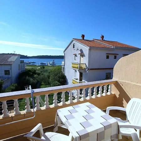 בית הארחה Sandra 3*