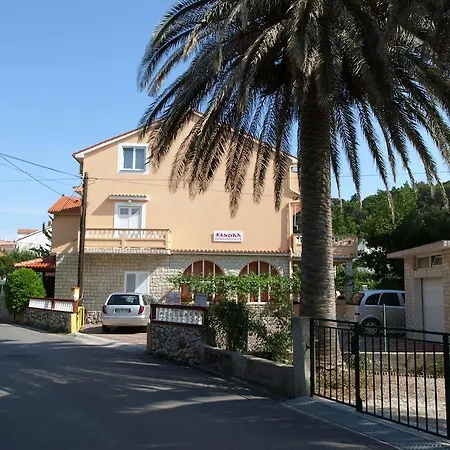 Sandra ראב