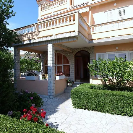 Πανσιόν Sandra