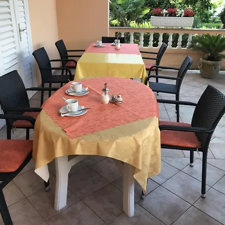 Guest house Sandra 3*