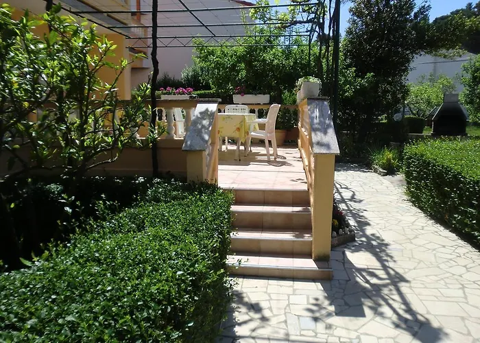 Gostinjska kuća Sandra Rab Town