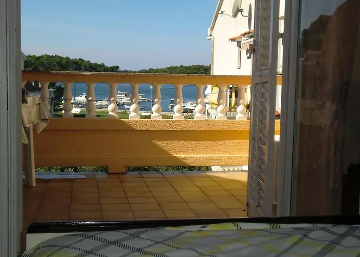 Gostinjska kuća Sandra Rab Town