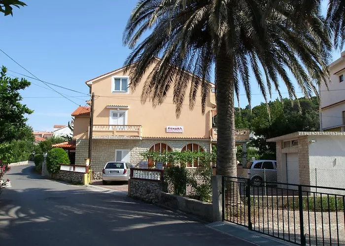 Sandra Rab Town