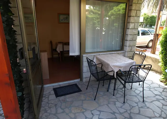 Sandra Gostinjska kuća Rab Town