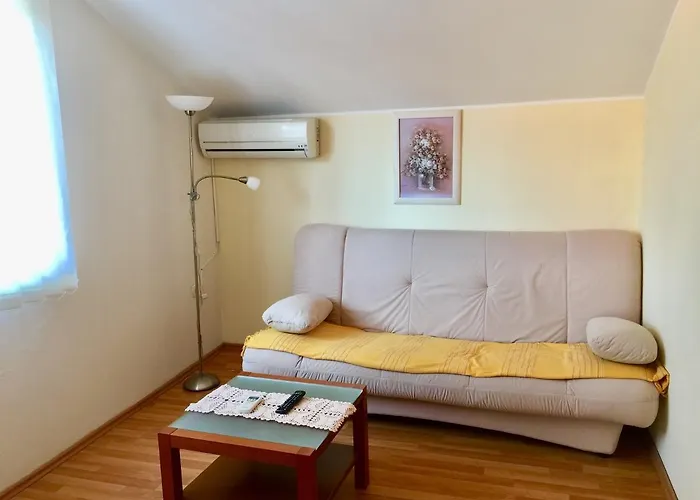 Sandra Gostinjska kuća Rab Town