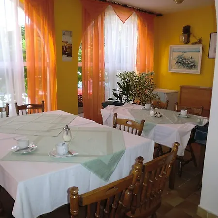 Sandra Gostinjska kuća Rab Town