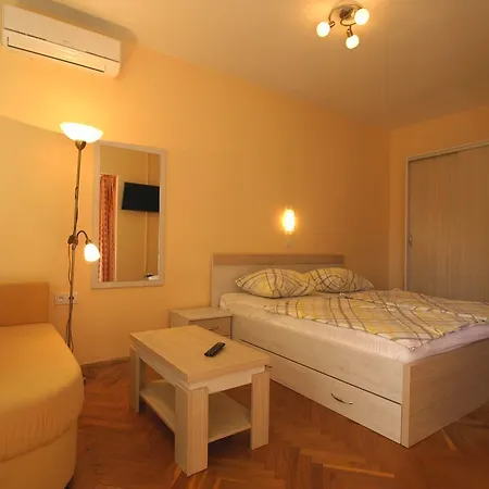 Pensjonat Sandra Rab Town